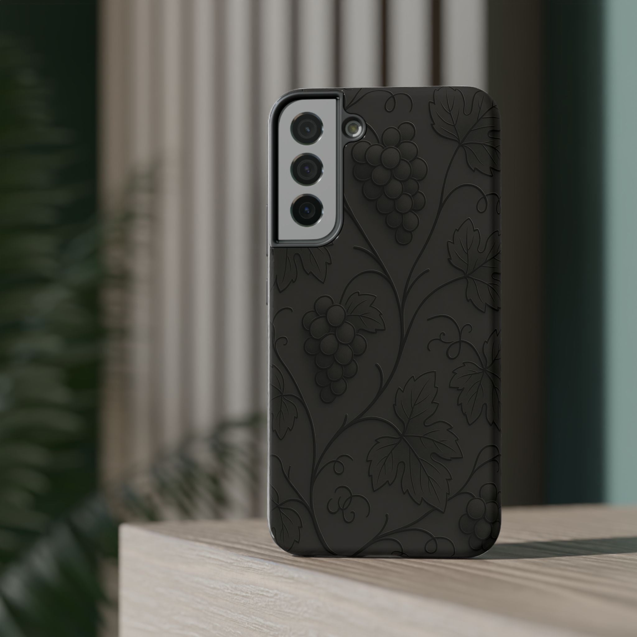 Embossed Grape Leaf Phone Case – Elegant Black Design for iPhone & Samsung